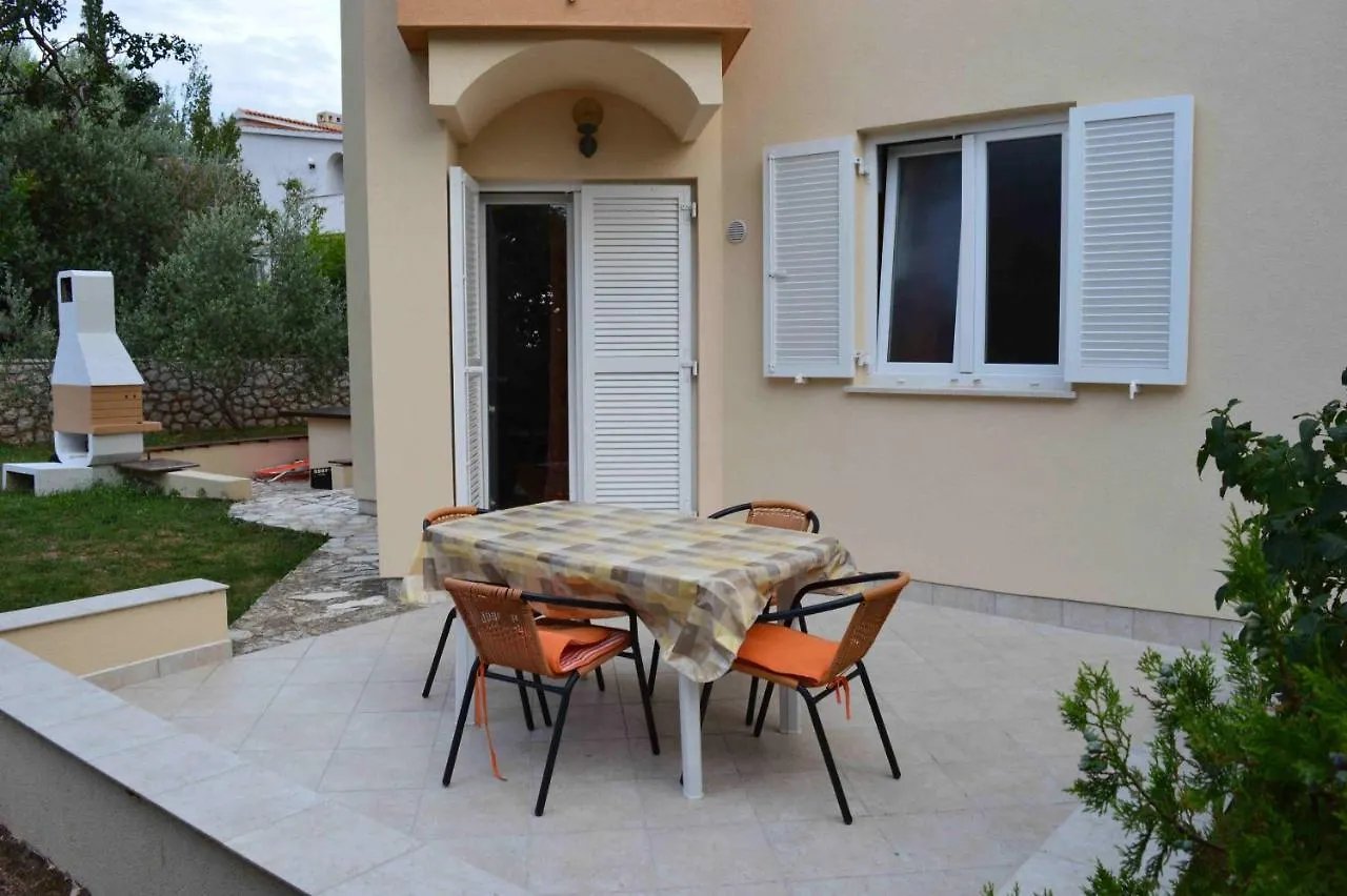 Apartments With A Parking Space Punat, Krk - 16307